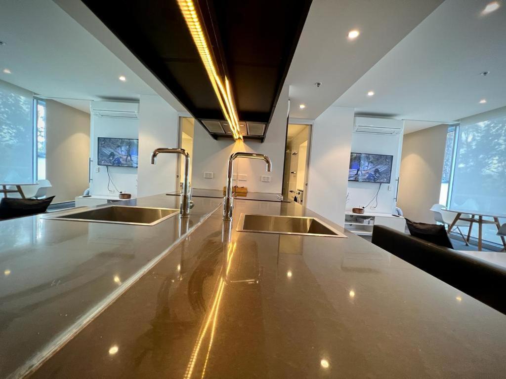 Luxury 2 Bedroom Suite Near Adelaide With A Car Park Broadview Eksteriør billede